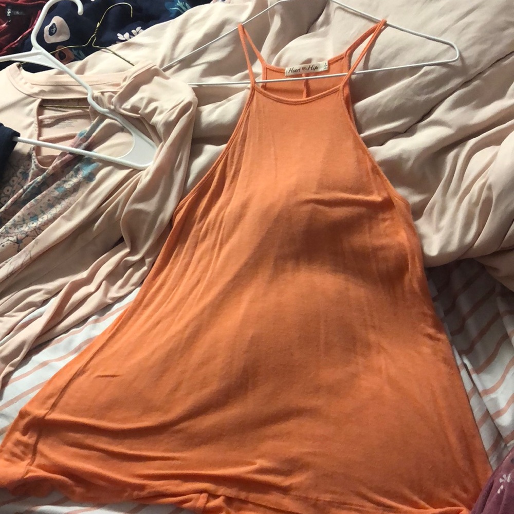 Tank top .